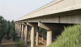 京沪高速视频爆料,惊现惊险瞬间，行车安全引关注