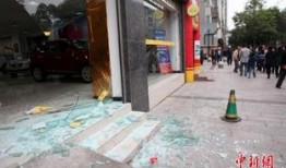 女子爆料石墩堵门案视频,真相揭露与法律维权之路